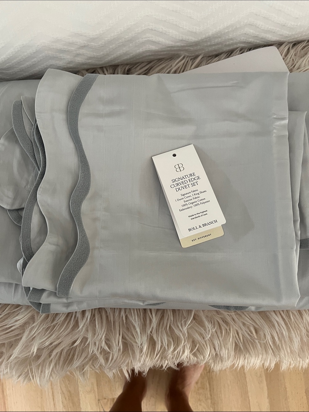 Signature Curved Edge Duvet Set - Light Gray
